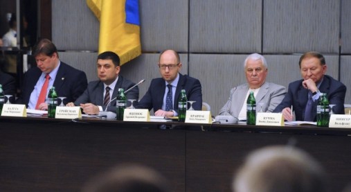 1400342777-7719-kruglyiy-stol