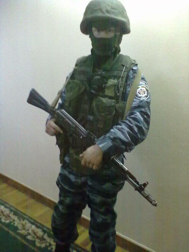 Alexandr Fokin en el uniforme de "Berkut"