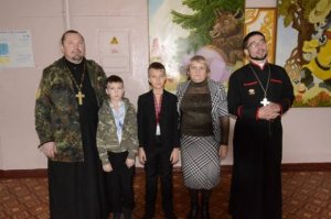 Danylo Sushko, tercero de la izquierda