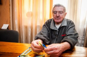 Víktor Oleksiyovych estuvo viviendo casi un año en un sótano y perdió el oído casi por completo.