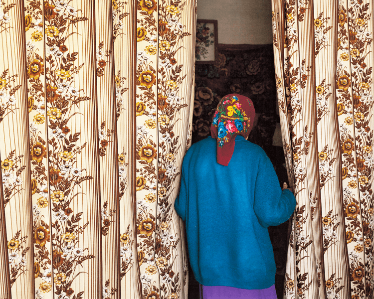 1487173174171-Bound-to-the-Ground_c_Esther-Hessing_08