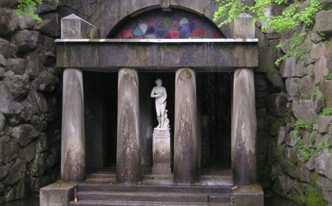 4f1408b3367692.28195592.152